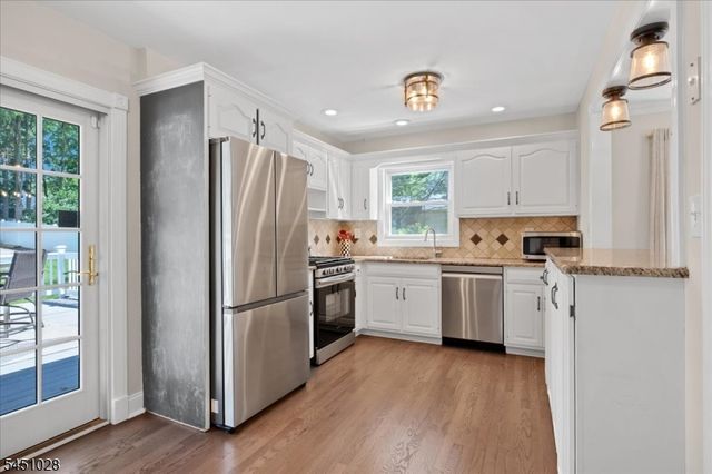 97 Ivy Ln, Bridgewater Twp., NJ 08807
