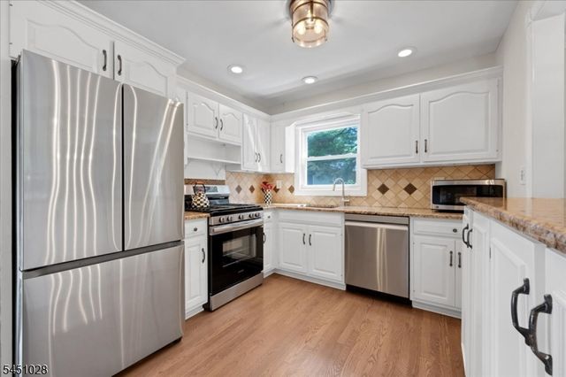97 Ivy Ln, Bridgewater Twp., NJ 08807