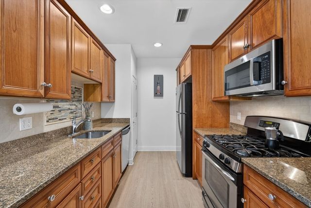 248 Albion St 315, Wakefield, MA 01880