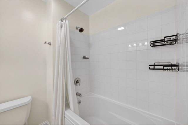 248 Albion St 315, Wakefield, MA 01880