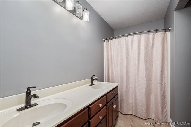 3415 Gander Drive, Jeffersonville, IN 47130