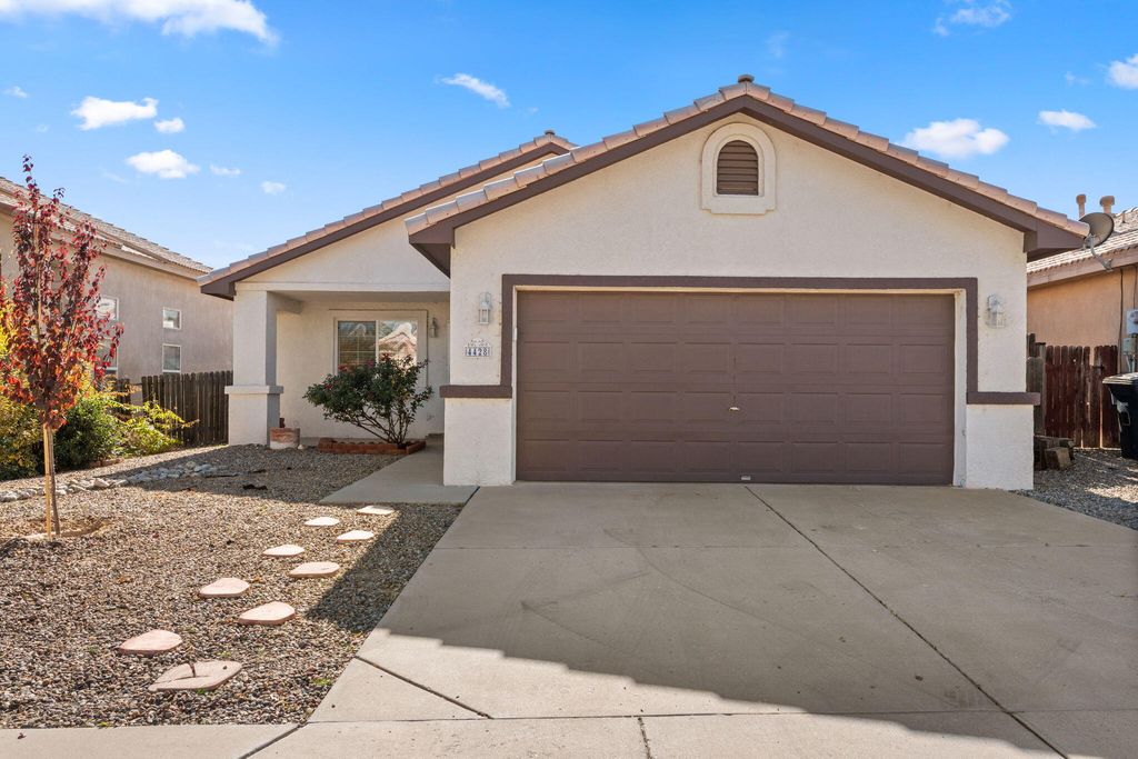 4428 Loren Avenue NW, Albuquerque, NM 87114