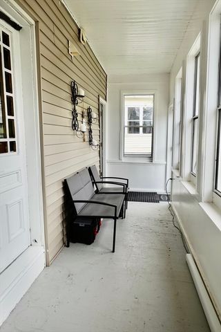 5 Vernon St, Holyoke, MA 01040