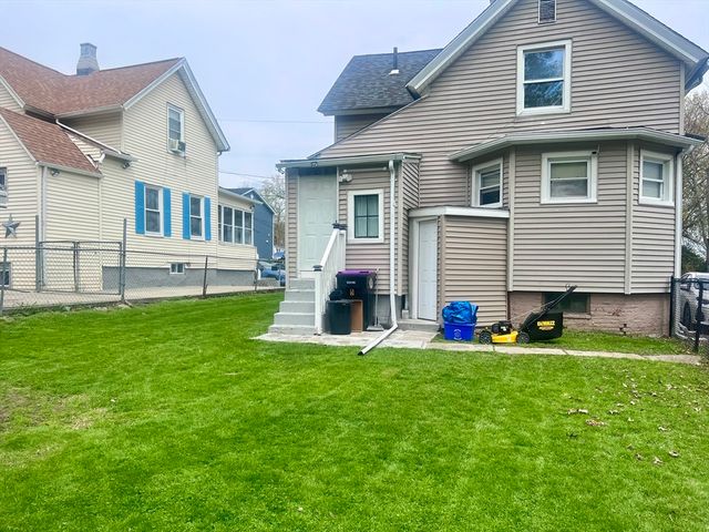 5 Vernon St, Holyoke, MA 01040