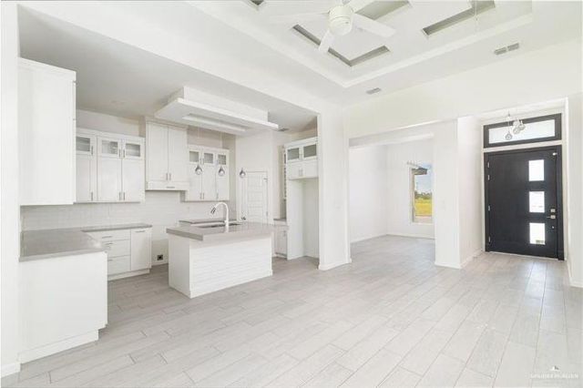 1505 E Encino Avenue, Pharr, TX 78577