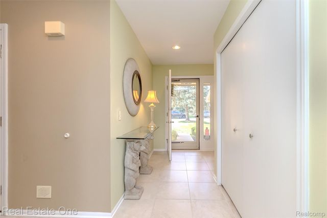 4575 Fairway Court, Waterford Charter Township, MI 48328
