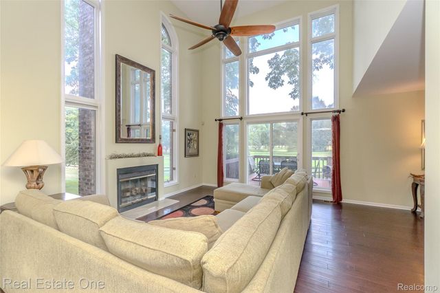 4575 Fairway Court, Waterford Charter Township, MI 48328
