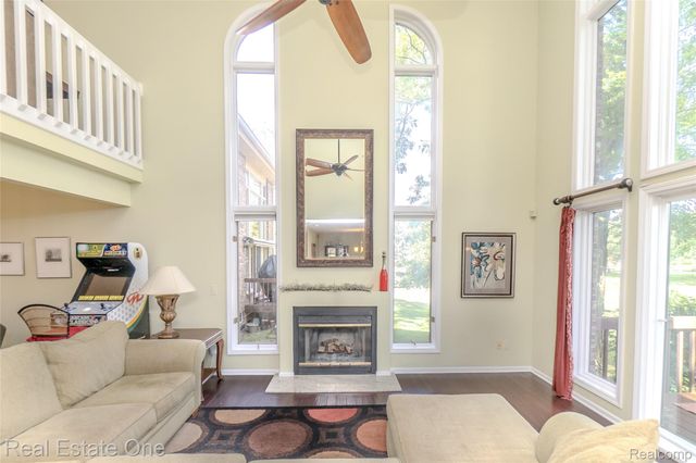 4575 Fairway Court, Waterford Charter Township, MI 48328