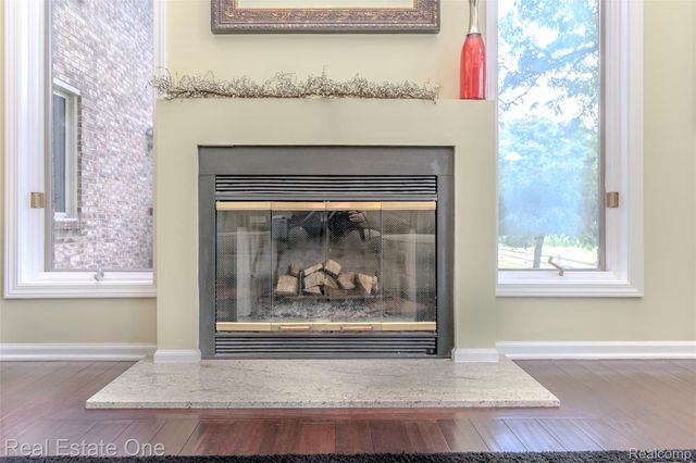 4575 Fairway Court, Waterford Charter Township, MI 48328