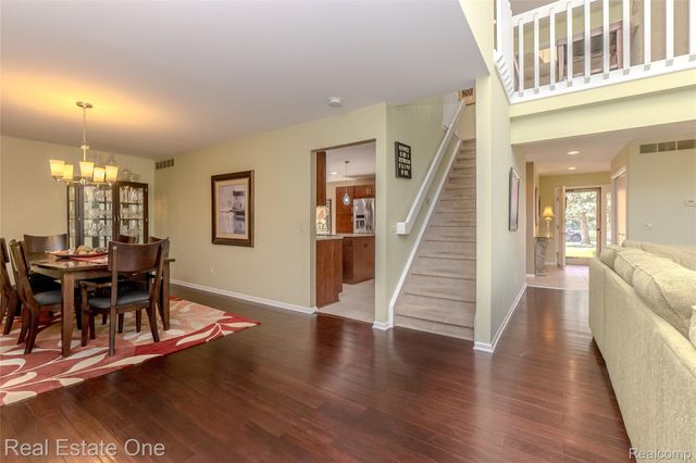 4575 Fairway Court, Waterford Charter Township, MI 48328
