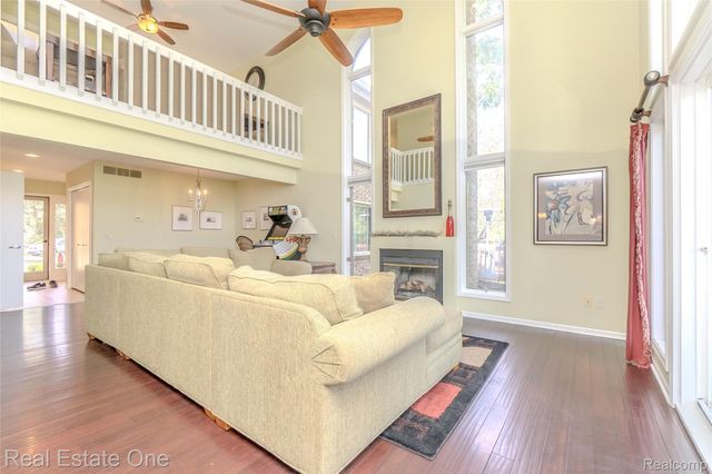 4575 Fairway Court, Waterford Charter Township, MI 48328