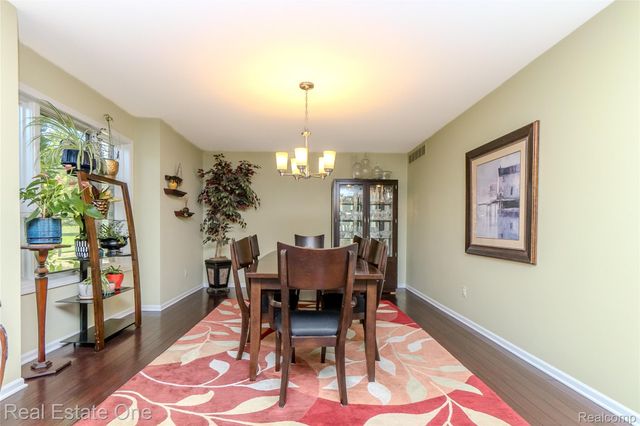 4575 Fairway Court, Waterford Charter Township, MI 48328