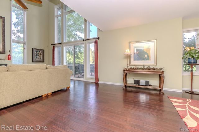 4575 Fairway Court, Waterford Charter Township, MI 48328