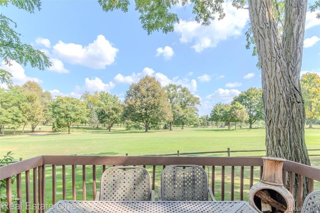 4575 Fairway Court, Waterford Charter Township, MI 48328