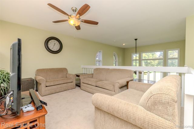 4575 Fairway Court, Waterford Charter Township, MI 48328