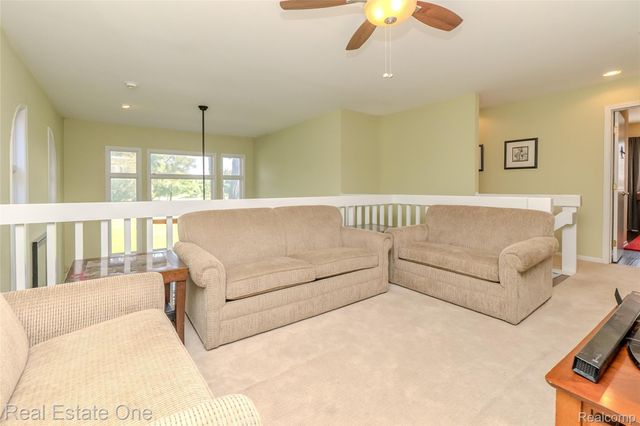 4575 Fairway Court, Waterford Charter Township, MI 48328