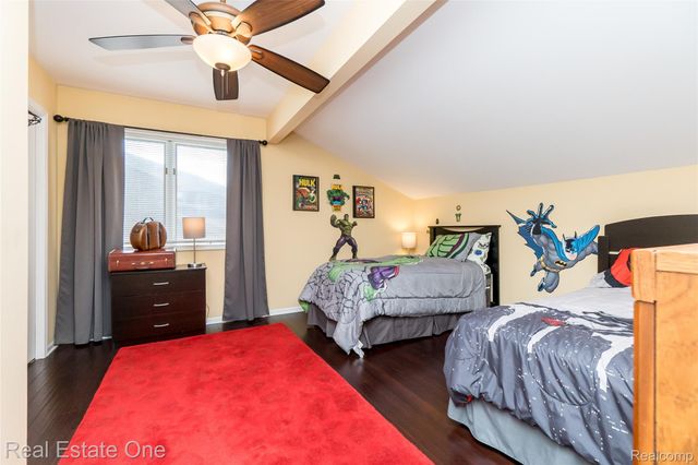 4575 Fairway Court, Waterford Charter Township, MI 48328