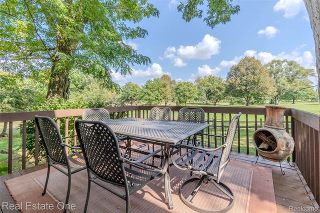 4575 Fairway Court, Waterford Charter Township, MI 48328
