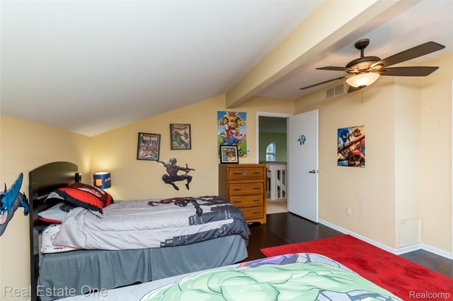 4575 Fairway Court, Waterford Charter Township, MI 48328