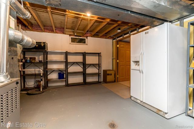 4575 Fairway Court, Waterford Charter Township, MI 48328