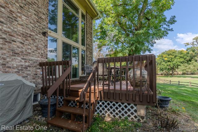 4575 Fairway Court, Waterford Charter Township, MI 48328