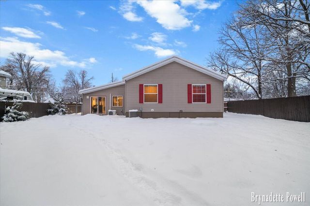 134 N 5th Street NE, Cedar Springs, MI 49319