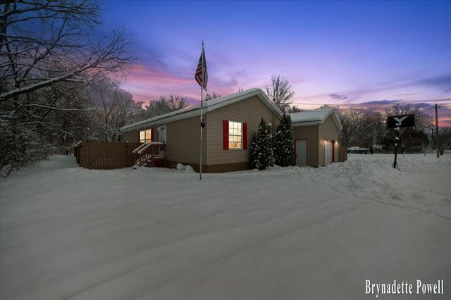 134 N 5th Street NE, Cedar Springs, MI 49319