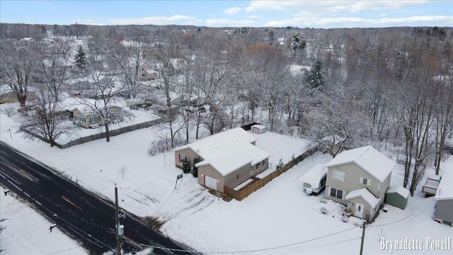 134 N 5th Street NE, Cedar Springs, MI 49319