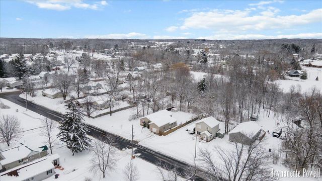 134 N 5th Street NE, Cedar Springs, MI 49319