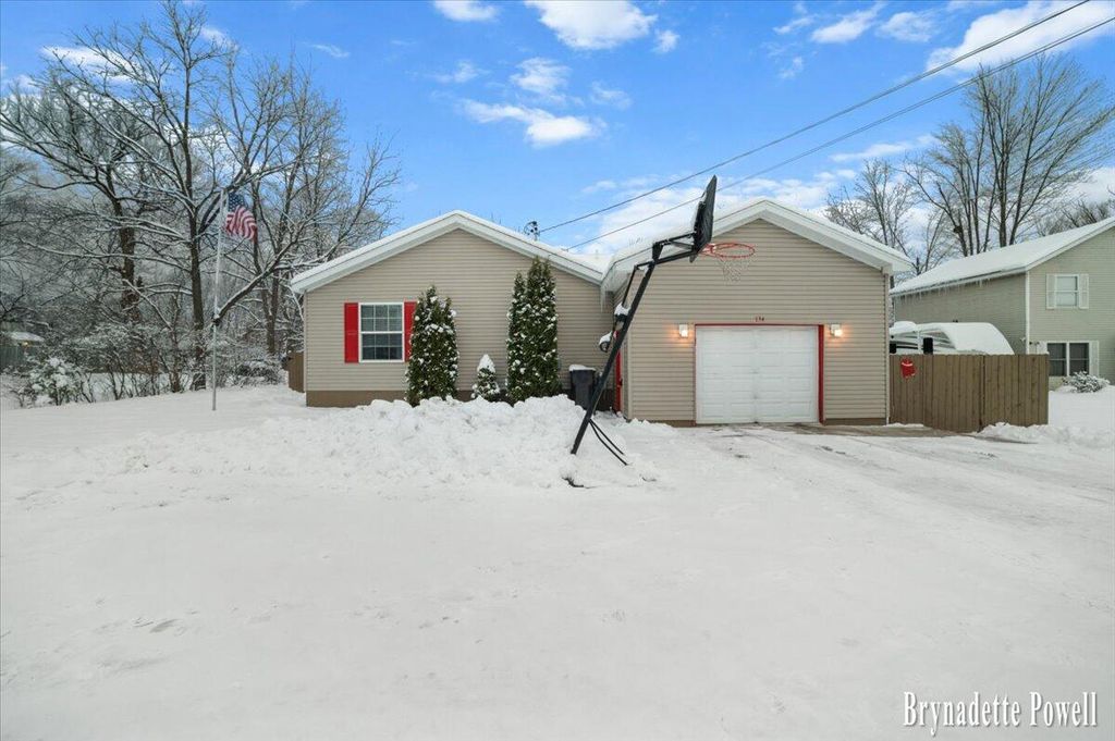 134 N 5th Street NE, Cedar Springs, MI 49319