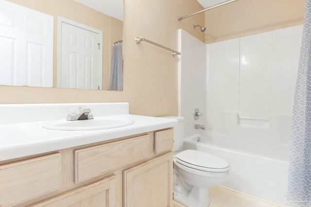 139 Wildflower Ln, Pensacola, FL 32514