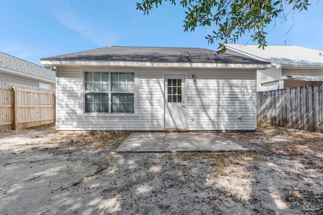 139 Wildflower Ln, Pensacola, FL 32514