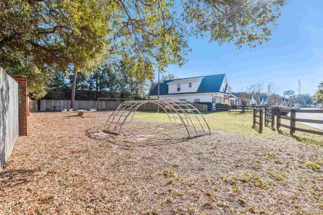 139 Wildflower Ln, Pensacola, FL 32514