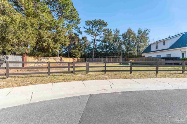 139 Wildflower Ln, Pensacola, FL 32514