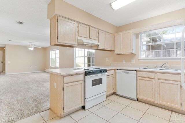 139 Wildflower Ln, Pensacola, FL 32514