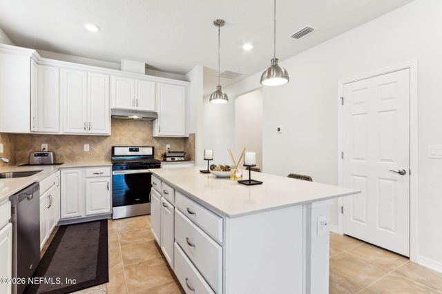 11191 LENORA Court, Jacksonville, FL 32256