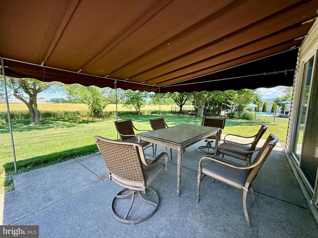304 W WALNUT TREE DR, Blandon, PA 19510