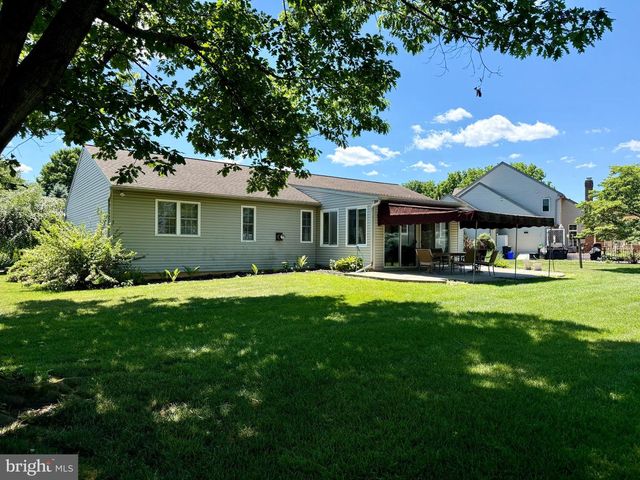 304 W WALNUT TREE DR, Blandon, PA 19510