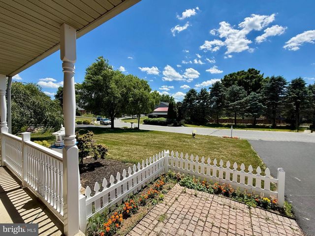 304 W WALNUT TREE DR, Blandon, PA 19510