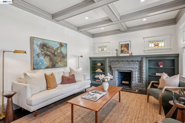 3002 San Jose Ave, Alameda, CA 94501