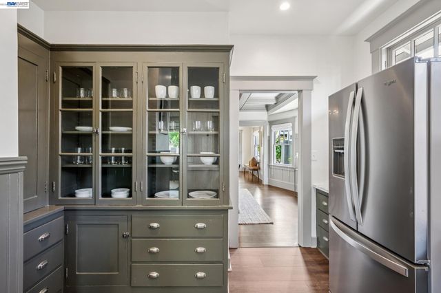 3002 San Jose Ave, Alameda, CA 94501