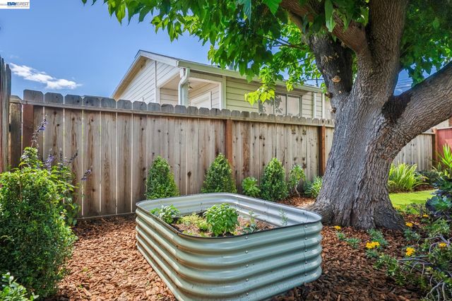 3002 San Jose Ave, Alameda, CA 94501