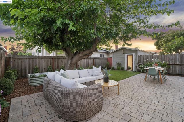 3002 San Jose Ave, Alameda, CA 94501