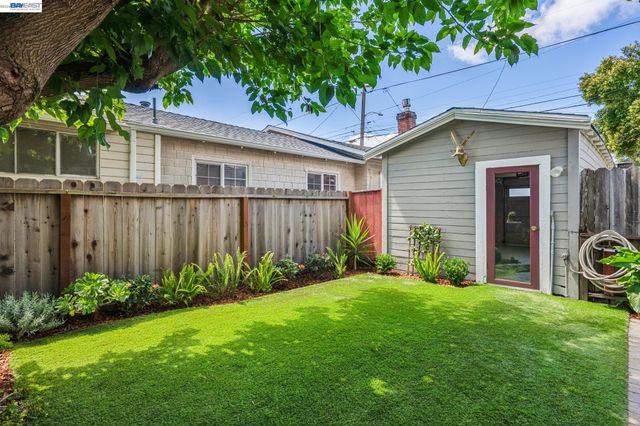 3002 San Jose Ave, Alameda, CA 94501