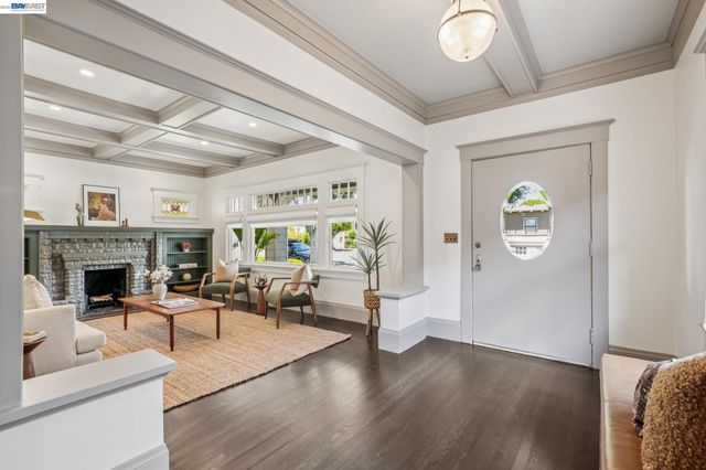 3002 San Jose Ave, Alameda, CA 94501