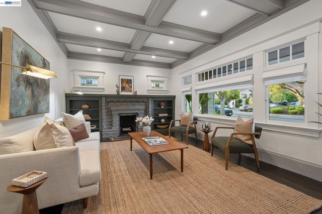 3002 San Jose Ave, Alameda, CA 94501