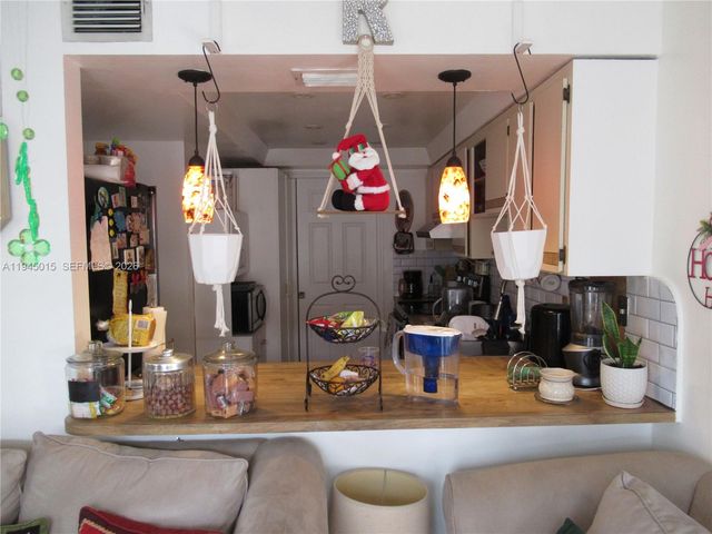 6601 SW 137th Ct 2B, Miami, FL 33183