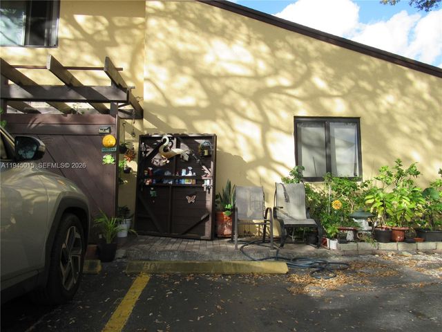 6601 SW 137th Ct 2B, Miami, FL 33183