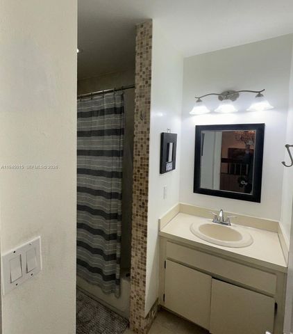 6601 SW 137th Ct 2B, Miami, FL 33183