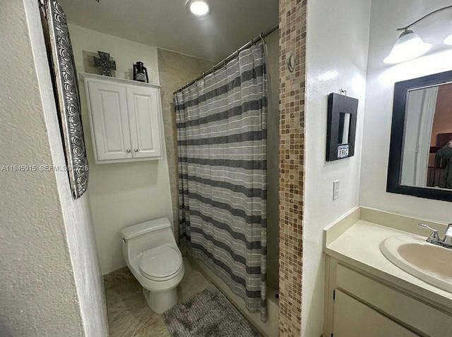 6601 SW 137th Ct 2B, Miami, FL 33183